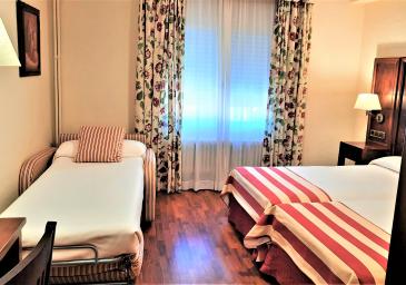 Chambre Double avec Lit Supplémentaire Enfant