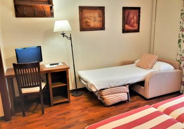 Chambre Double avec Lit Supplémentaire Enfant